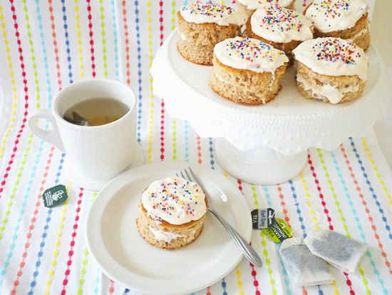 Mini Tea Cakewiches with Green Tea Icing - Brit Co